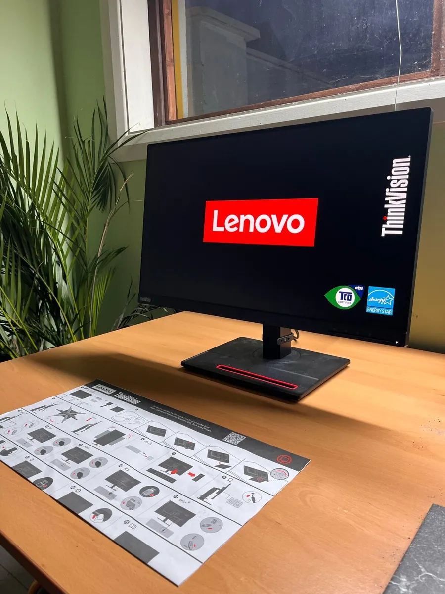 Lenovo ThinkVision Monitor 24In - Image 1