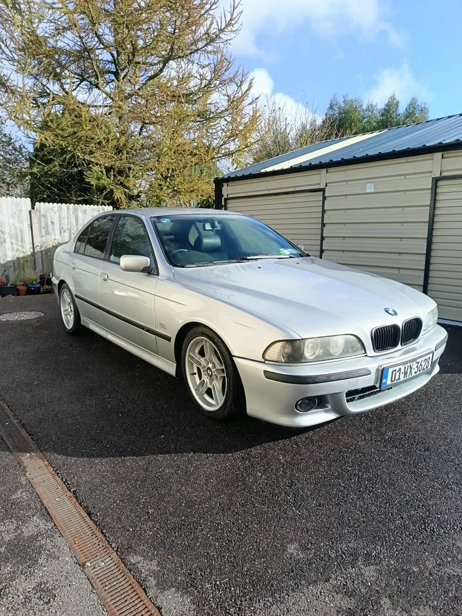 BMW 5-Series 2001 - Image 1