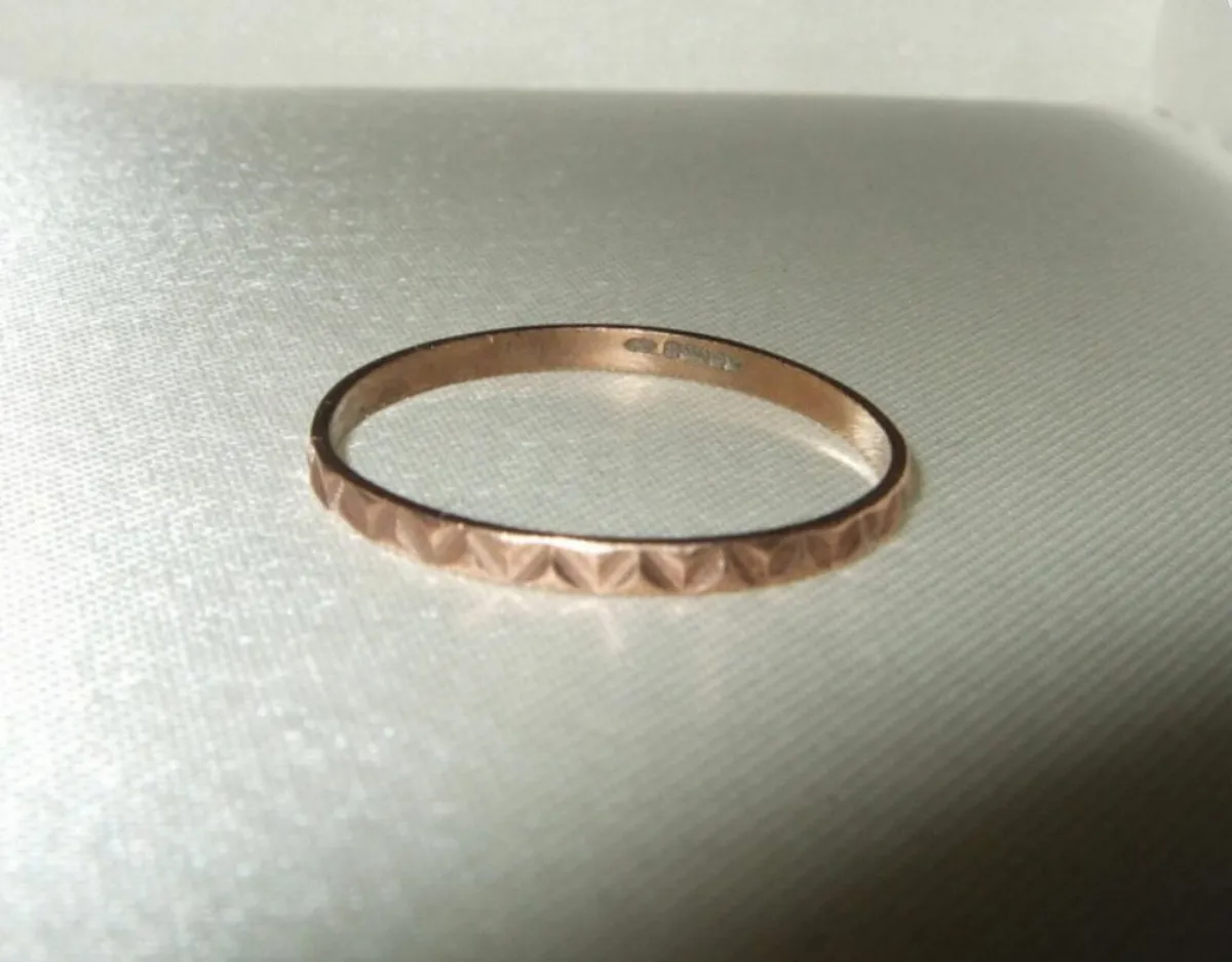 Vintage 9ct Rose Gold Hallmarked Unisex Band - Image 2