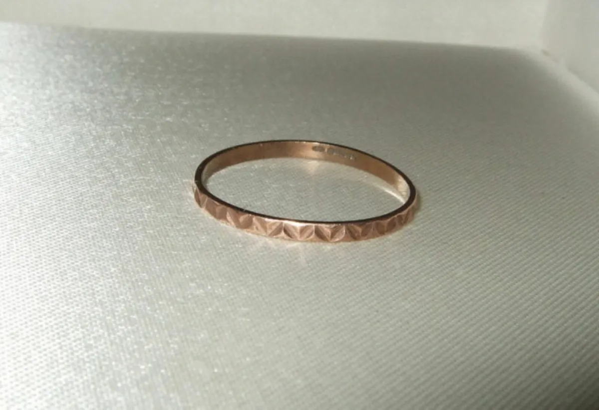 Vintage 9ct Rose Gold Hallmarked Unisex Band - Image 3