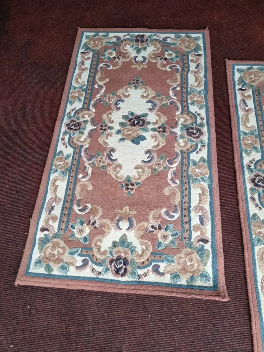 2 Oriental Carpet Rugs 5' x 32" - Image 3