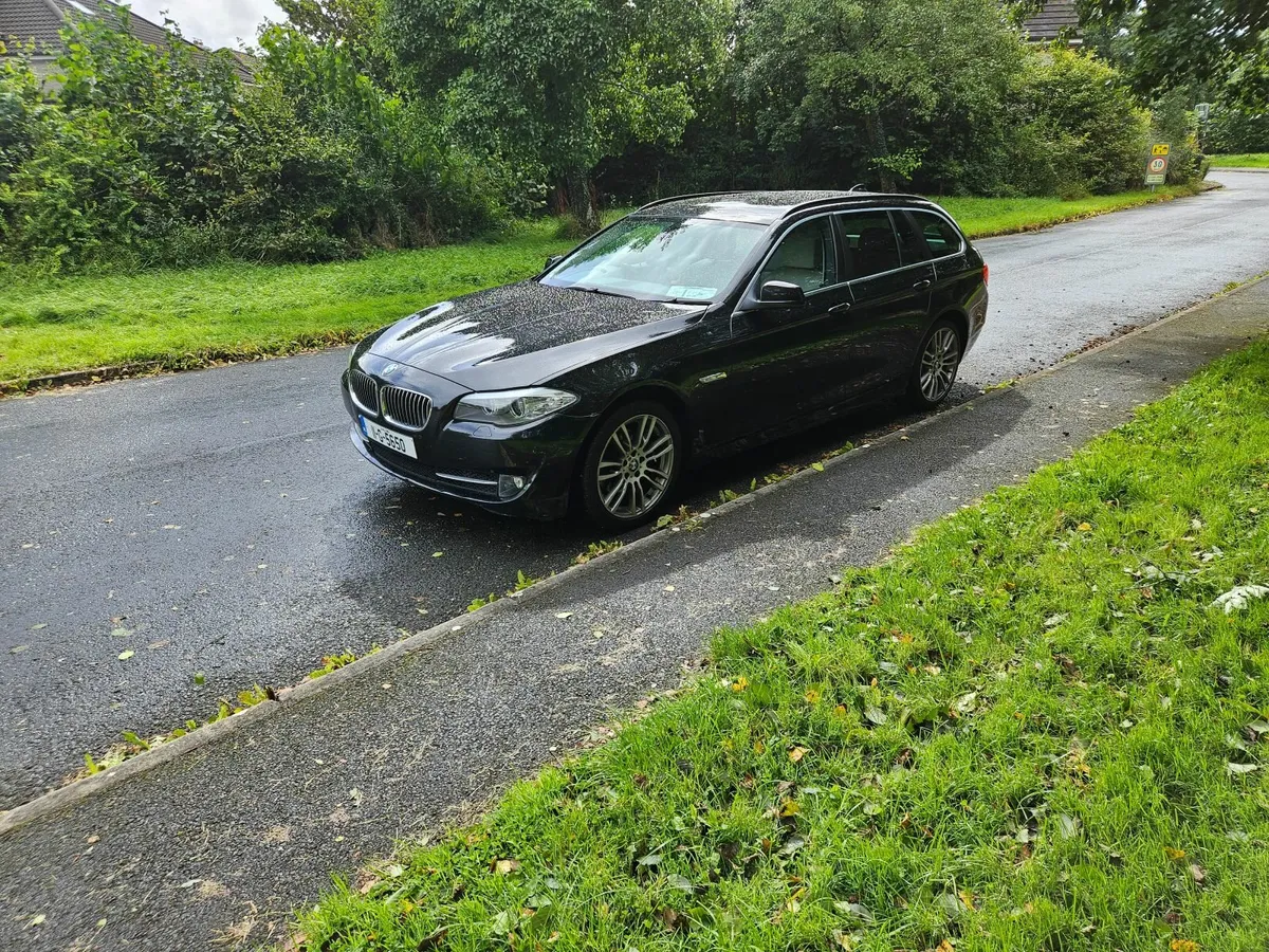 BMW 5-Series 2011 - Image 3