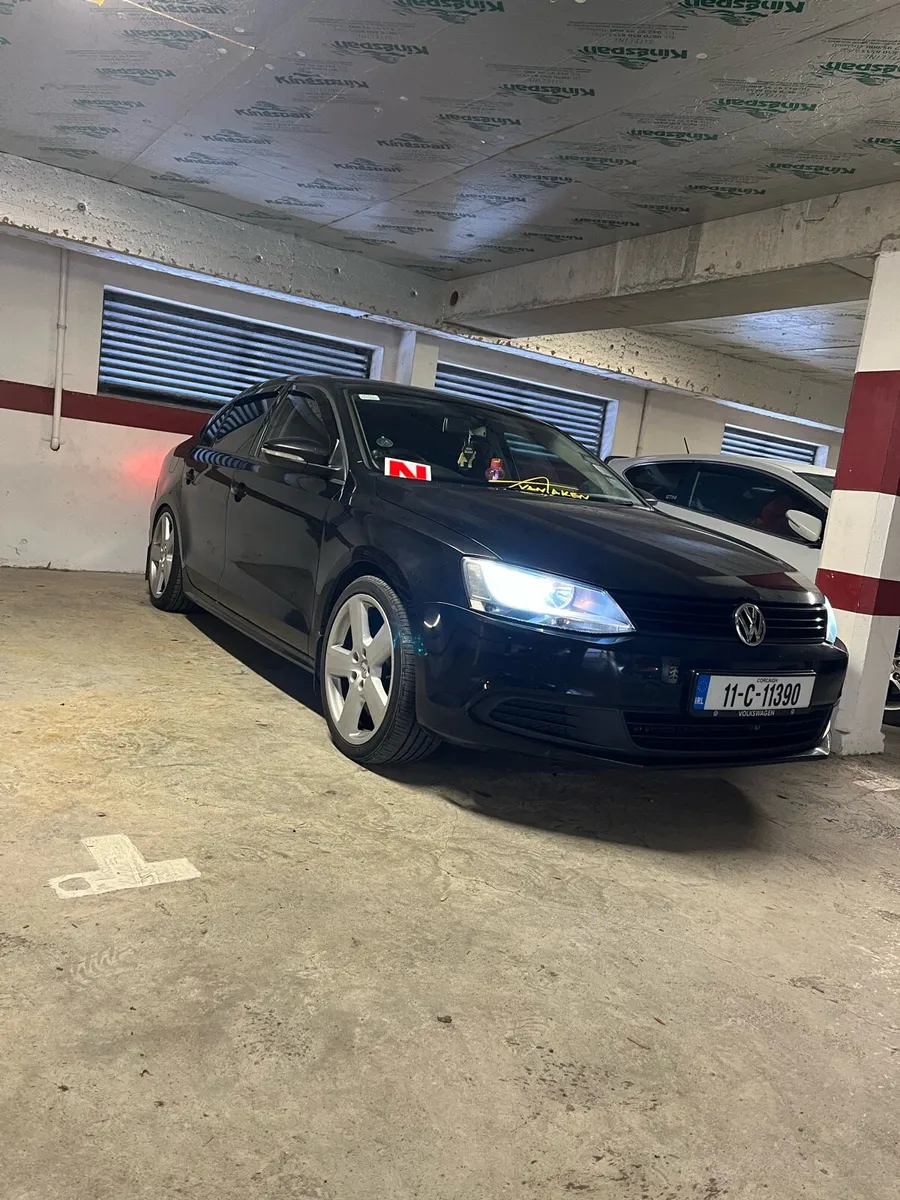 2011 Volkswagen Jetta - Image 1