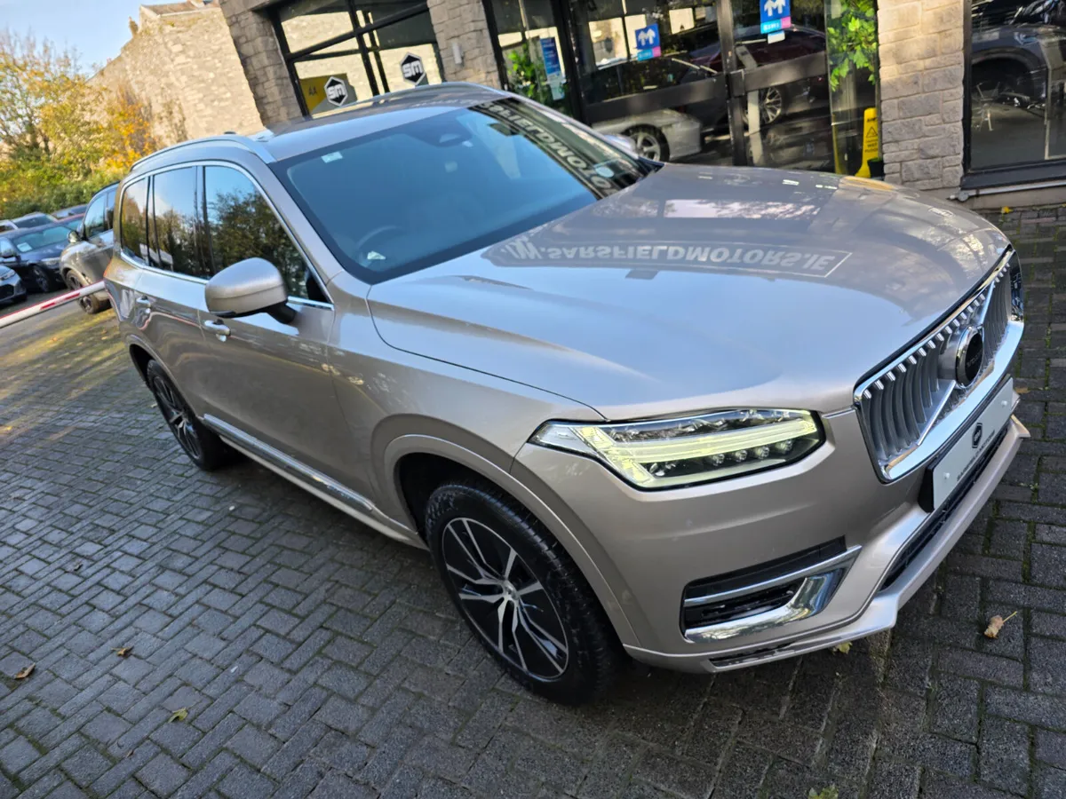 2022 VOLVO XC90 2.0 T8 RECHARGE CORE. - Image 4