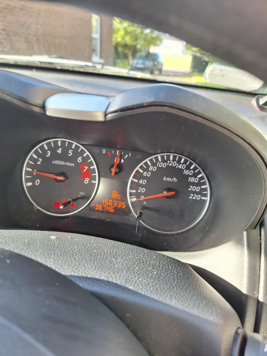 Nissan Note 2011 - Image 2