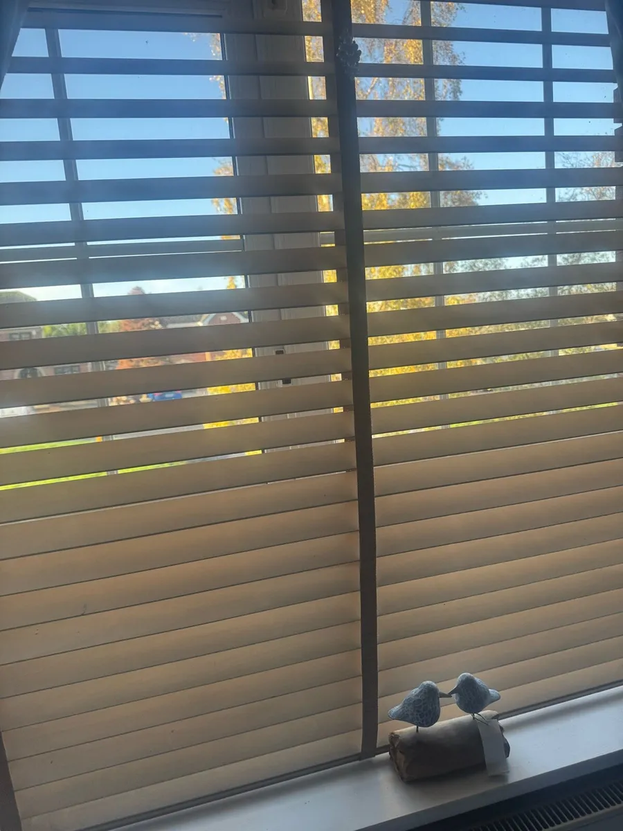Venetian Blind - wood slates - Image 2