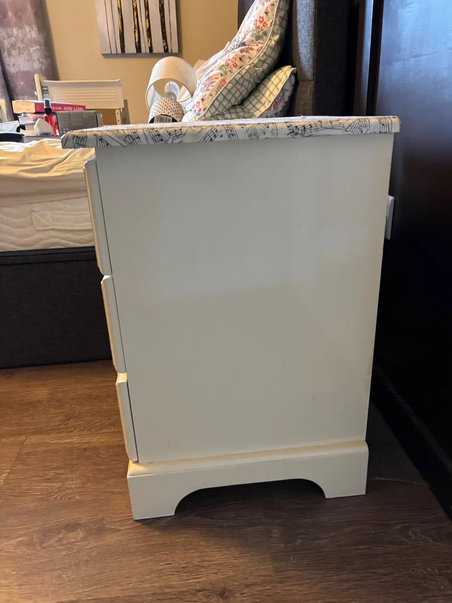 Bedside lockers - Image 1