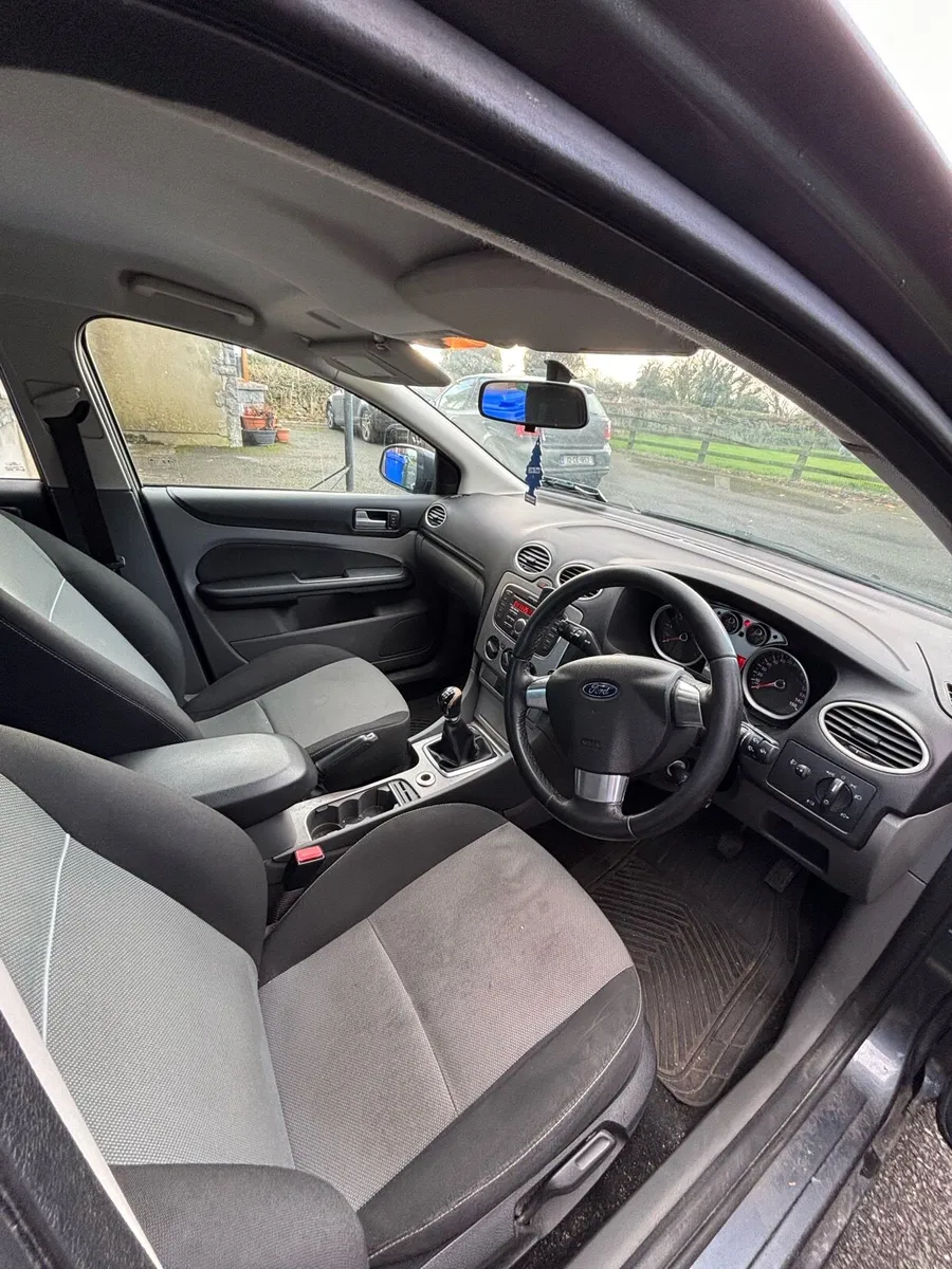 2010 Ford Focus - Image 3