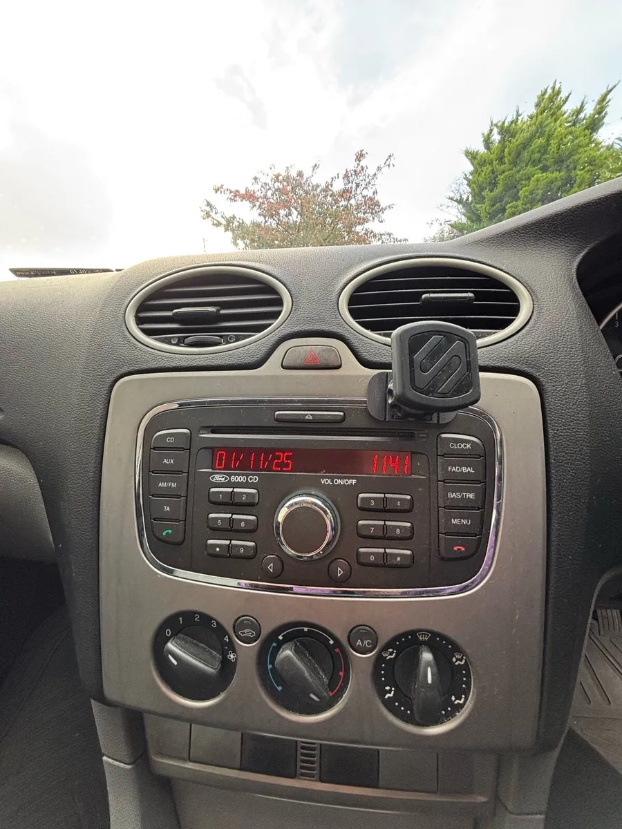 2010 Ford Focus - Image 4