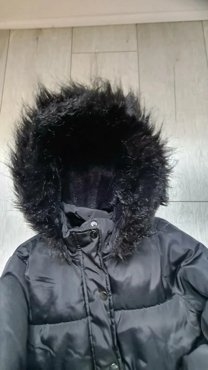 Girls fur lined jacket age 7-8 - Image 2