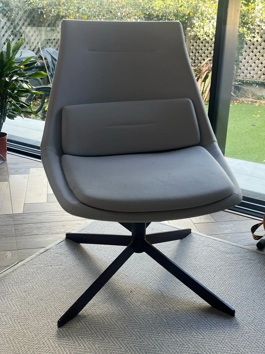 Swivel Chair - Image 1