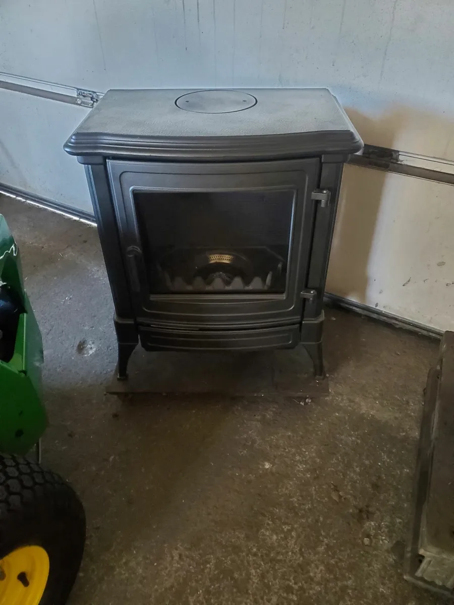 Nestor Martin S21 oil stove 6kw demo model - Image 1