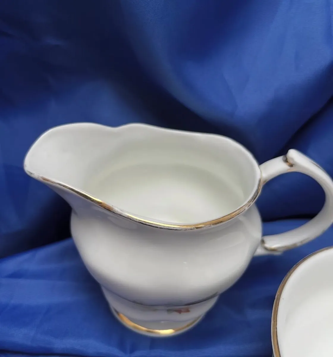 Arklow sugar bowl and jug - Image 3