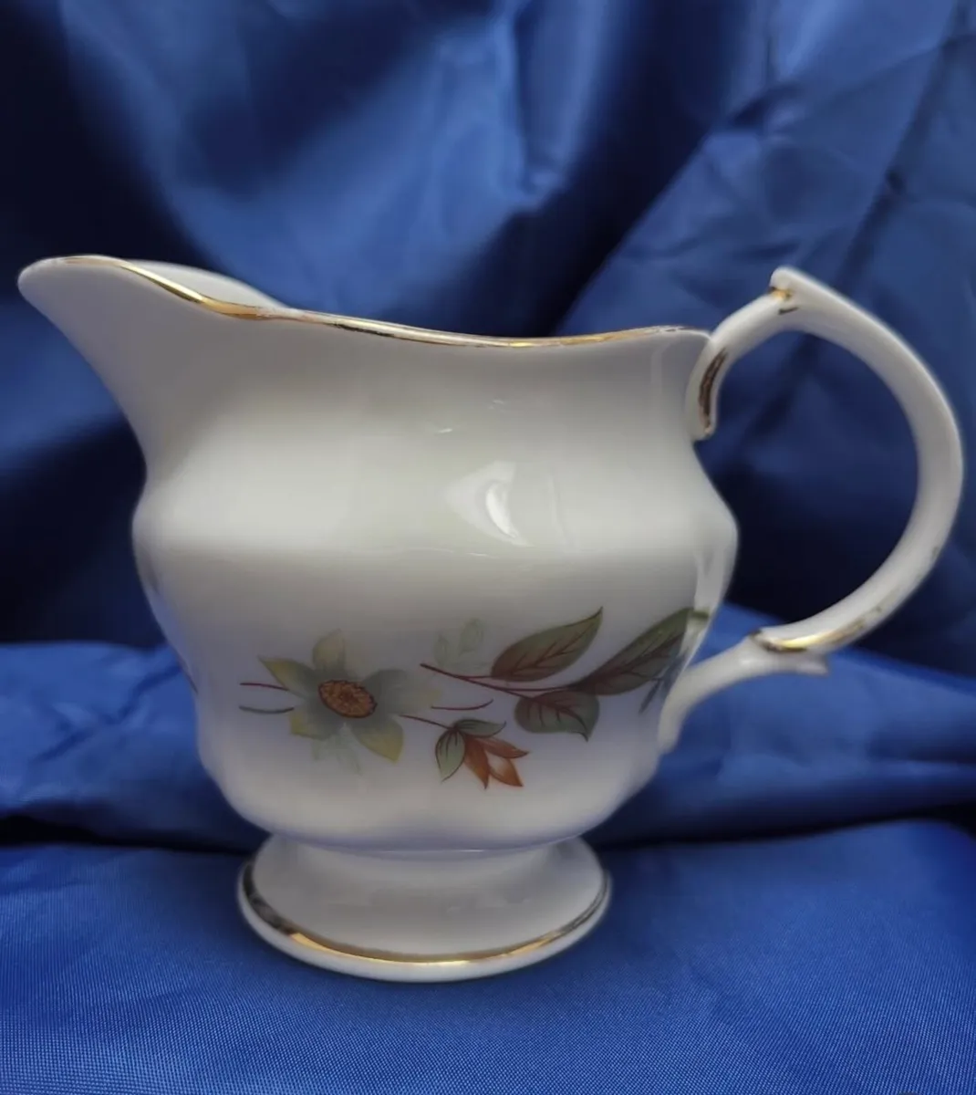 Arklow sugar bowl and jug - Image 4