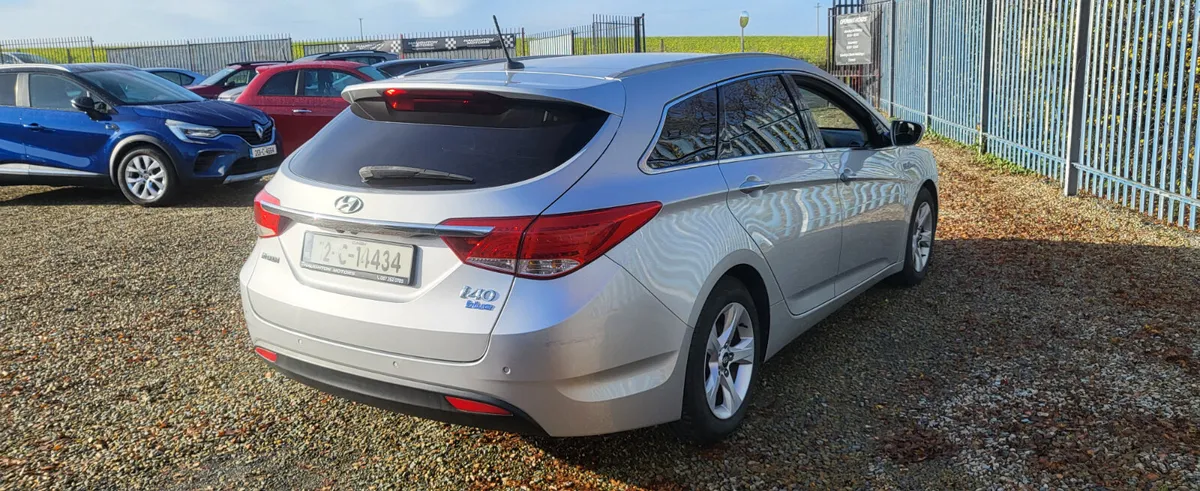 Hyundai i40 2012 6 speed diesel - Image 4