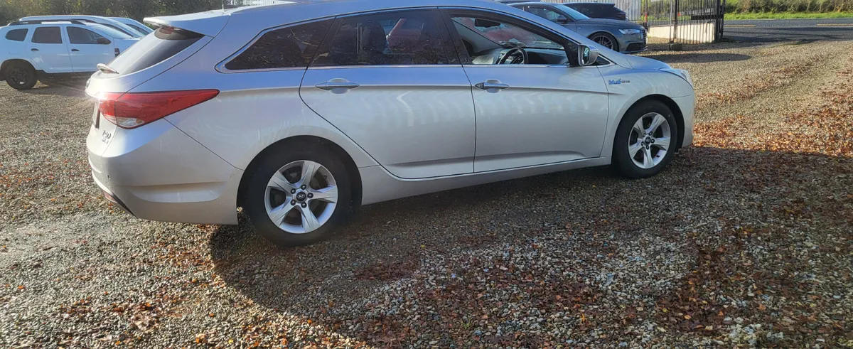 Hyundai i40 2012 6 speed diesel - Image 3