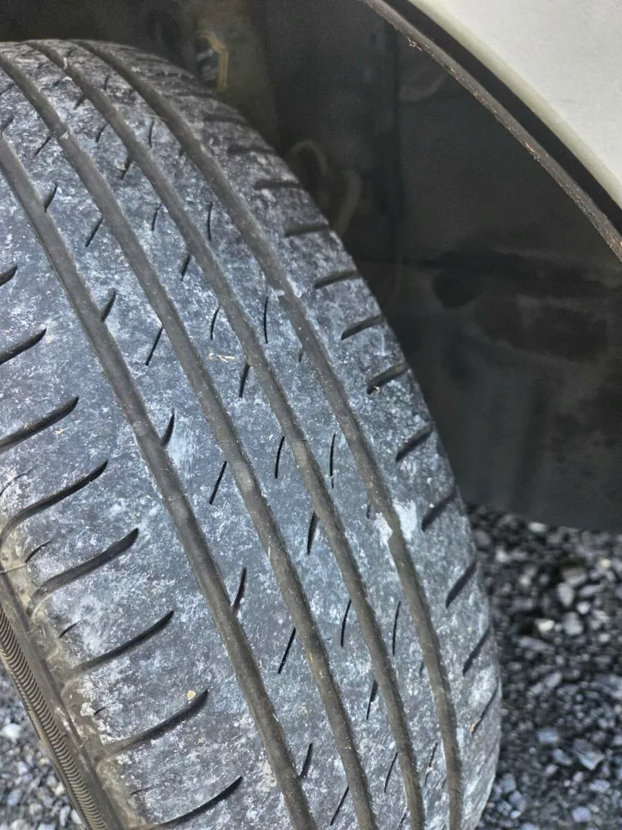 Toyota Corolla - Image 3