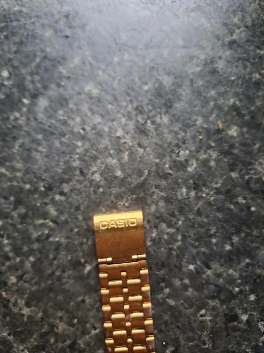CASIO VINTAGE WATCH - Image 4