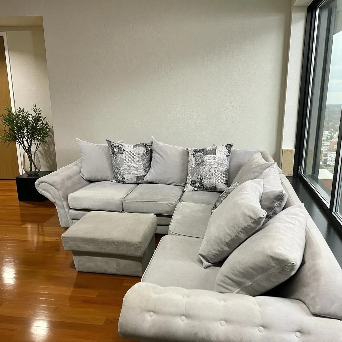 Grey Verona corner sofa L shaped couch furniture - Image 1