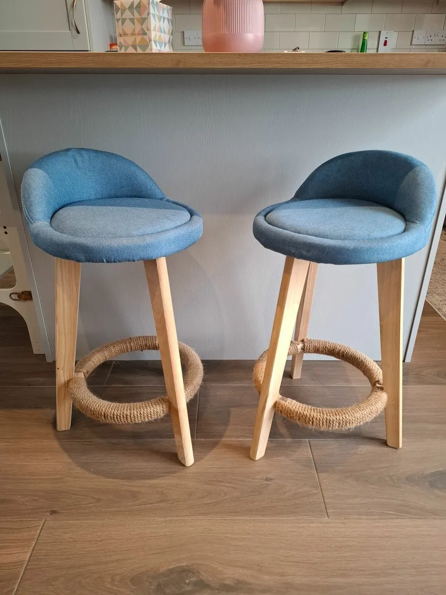 Bar stools, Airbrush Kit for Cake decorating - Image 3