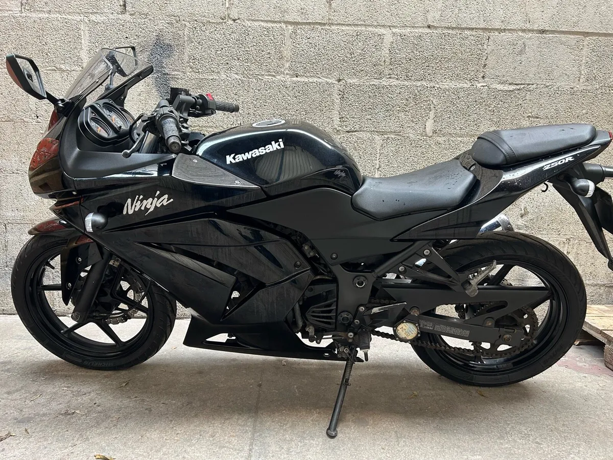 Kawasaki Ninja 250 - Image 2