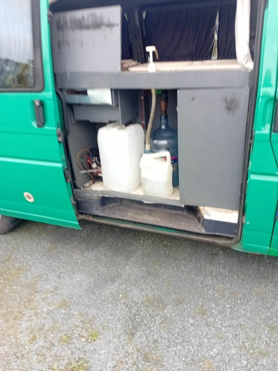 Camper van - Image 3