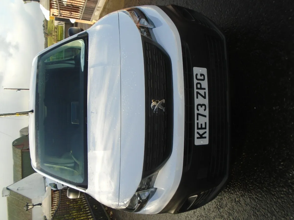 2024 Peugeot Partner PROFESSIONAL 100HP - Image 2