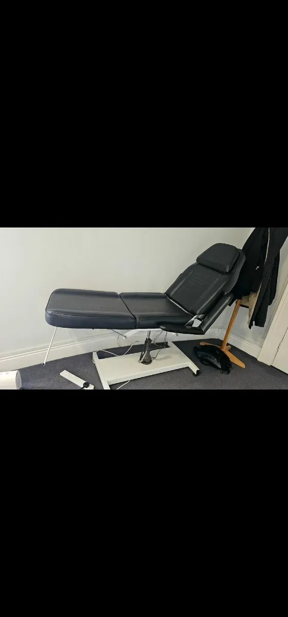 Tattoo / Massage/ Beautician Bed - Image 1