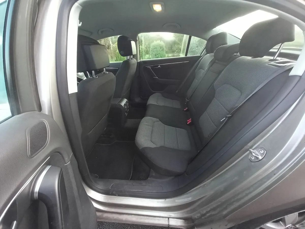 Volkswagen Passat 2013 - Image 3