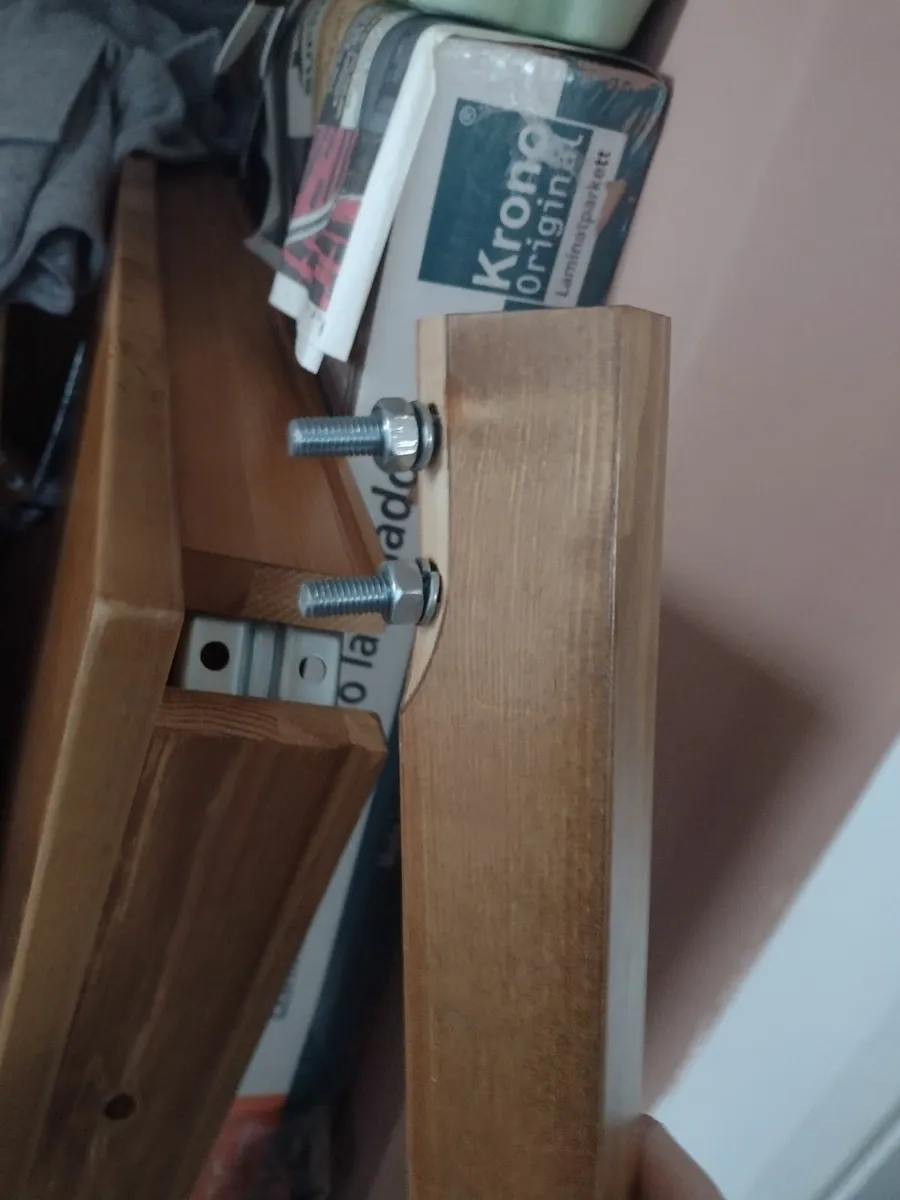 Barely used solid Pine dining table - Image 3