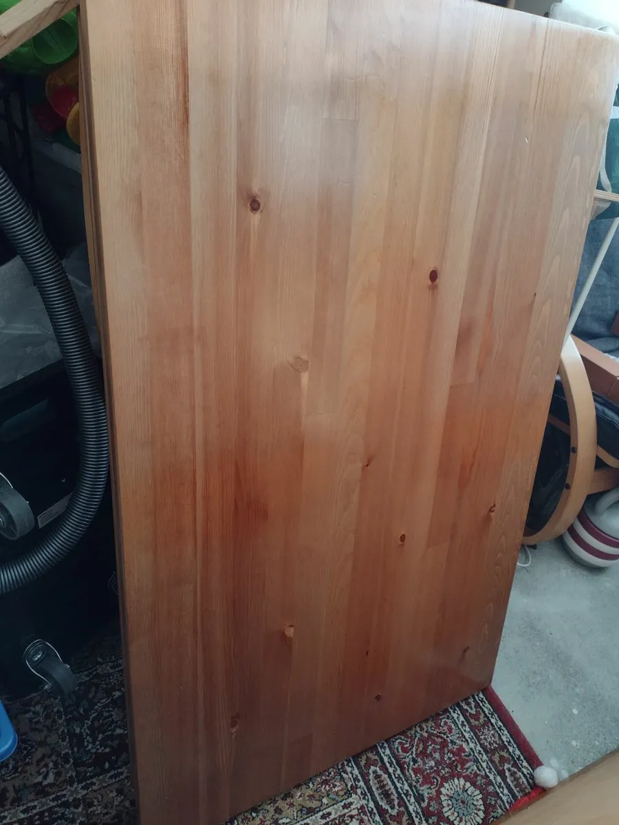 Barely used solid Pine dining table - Image 1
