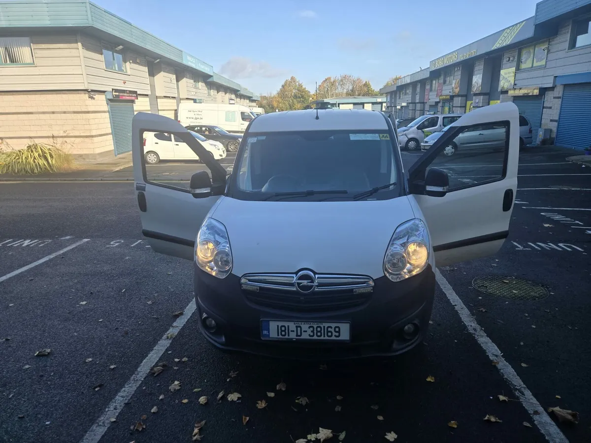 2018 Opel combo van L1H1 2000 base 1.2 CDTI 2 2DR - Image 1