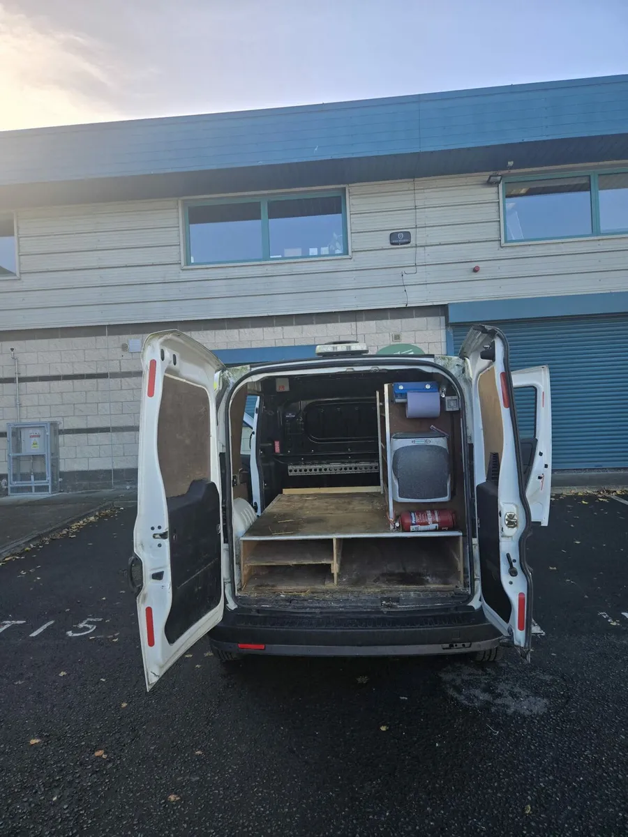 2018 Opel combo van L1H1 2000 base 1.2 CDTI 2 2DR - Image 4