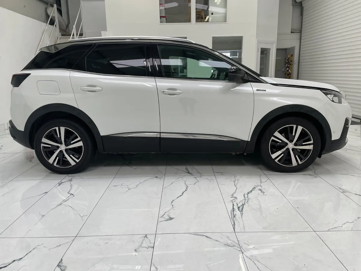 Peugeot 3008 2019 - Image 2