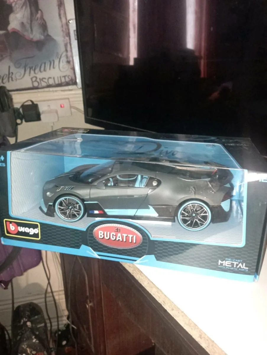 BbURAGO BUGATTI DIE-CAST MODLE CAR'S - Image 4