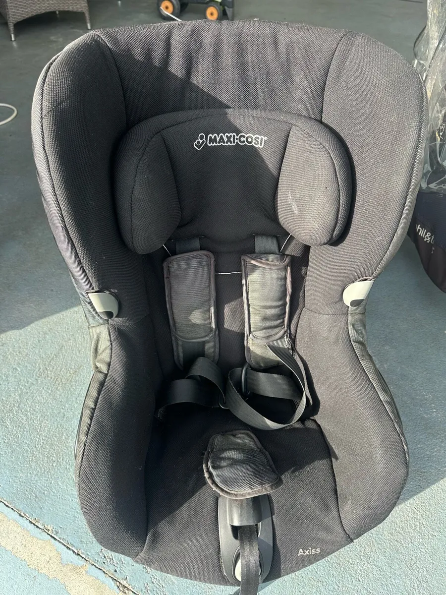 Child’s Car seat - Image 1
