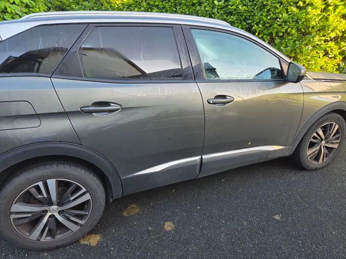 2017 Peugeot 3008 - Image 2