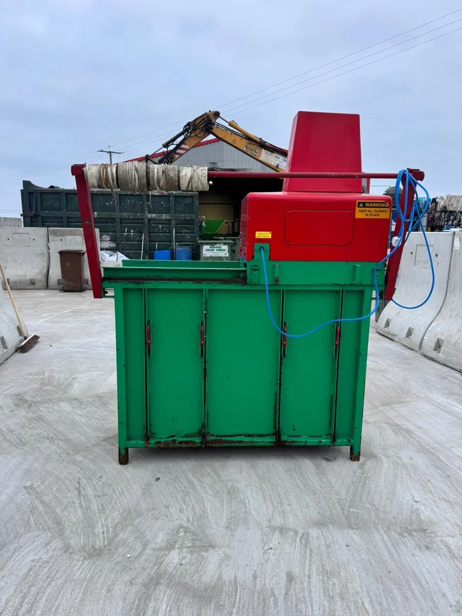 G5 GRADEALL BALER - Image 3