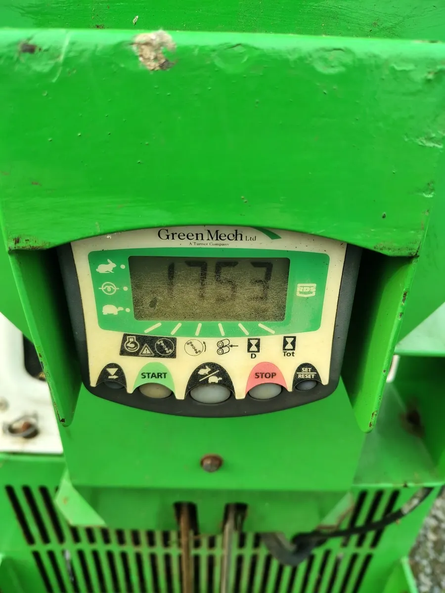 Greenmech tracked wood chipper - Image 2