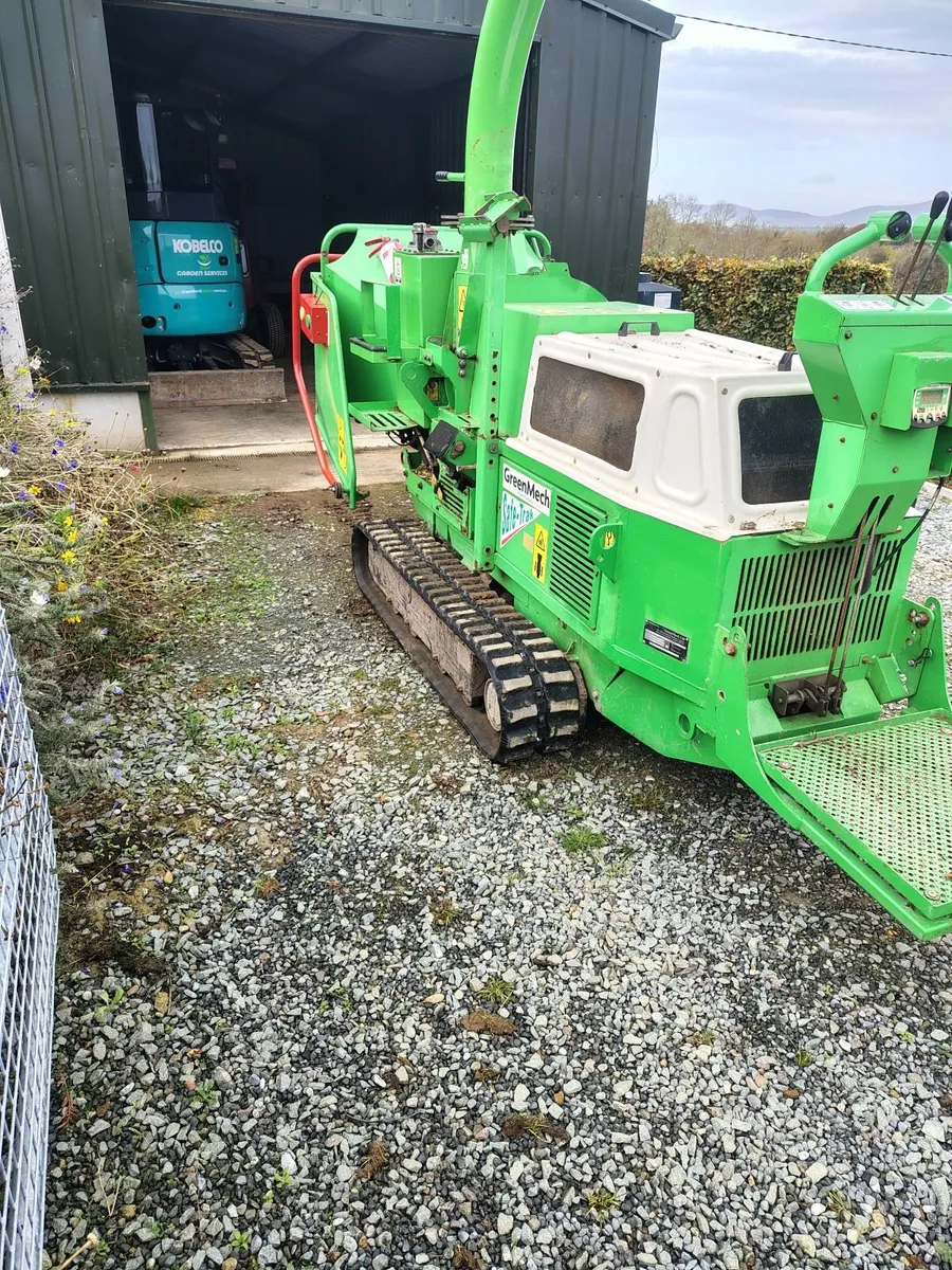 Greenmech tracked wood chipper - Image 1
