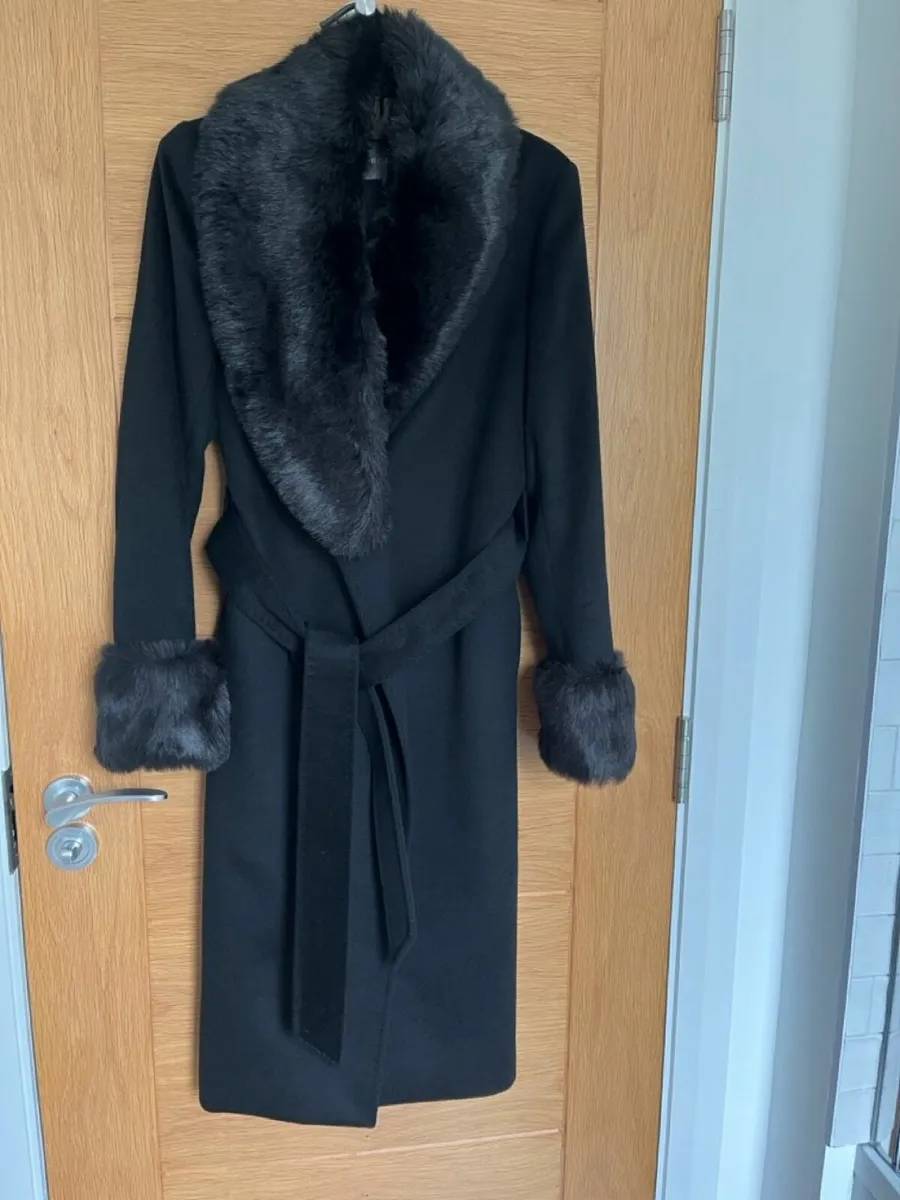 Ladies Winter Coat - Image 1