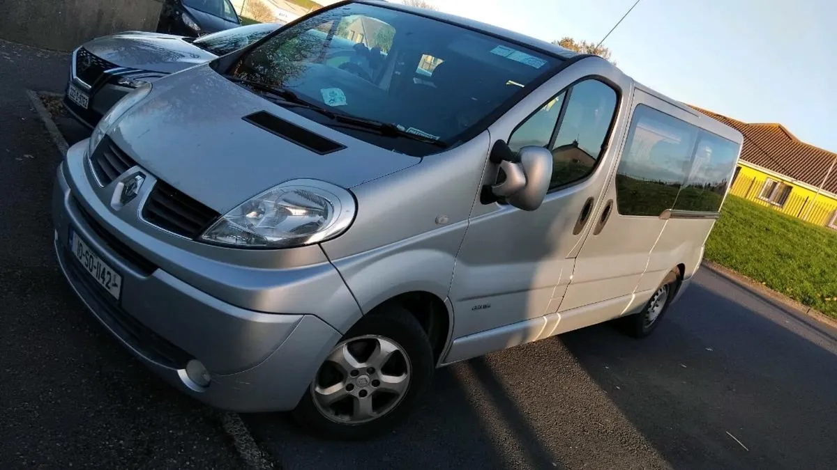 2010 RENAULT TRAFFIC MINIBUS 9 SEATER - Image 1