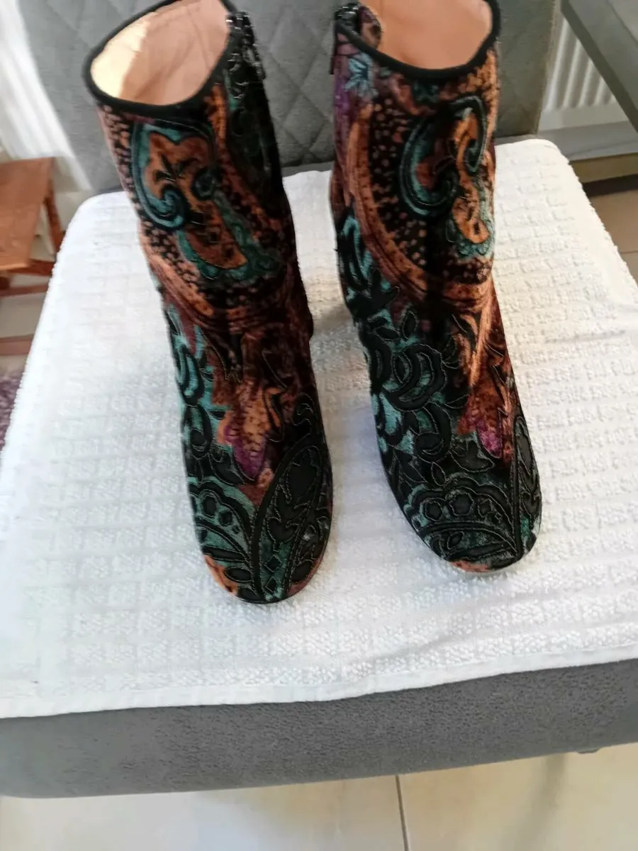 GERRY MC GUIRE LADIES  ANKLE BOOT AND BAG - Image 2