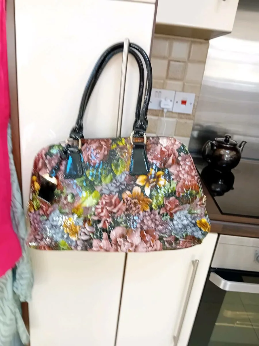 GERRY MC GUIRE LADIES  ANKLE BOOT AND BAG - Image 3