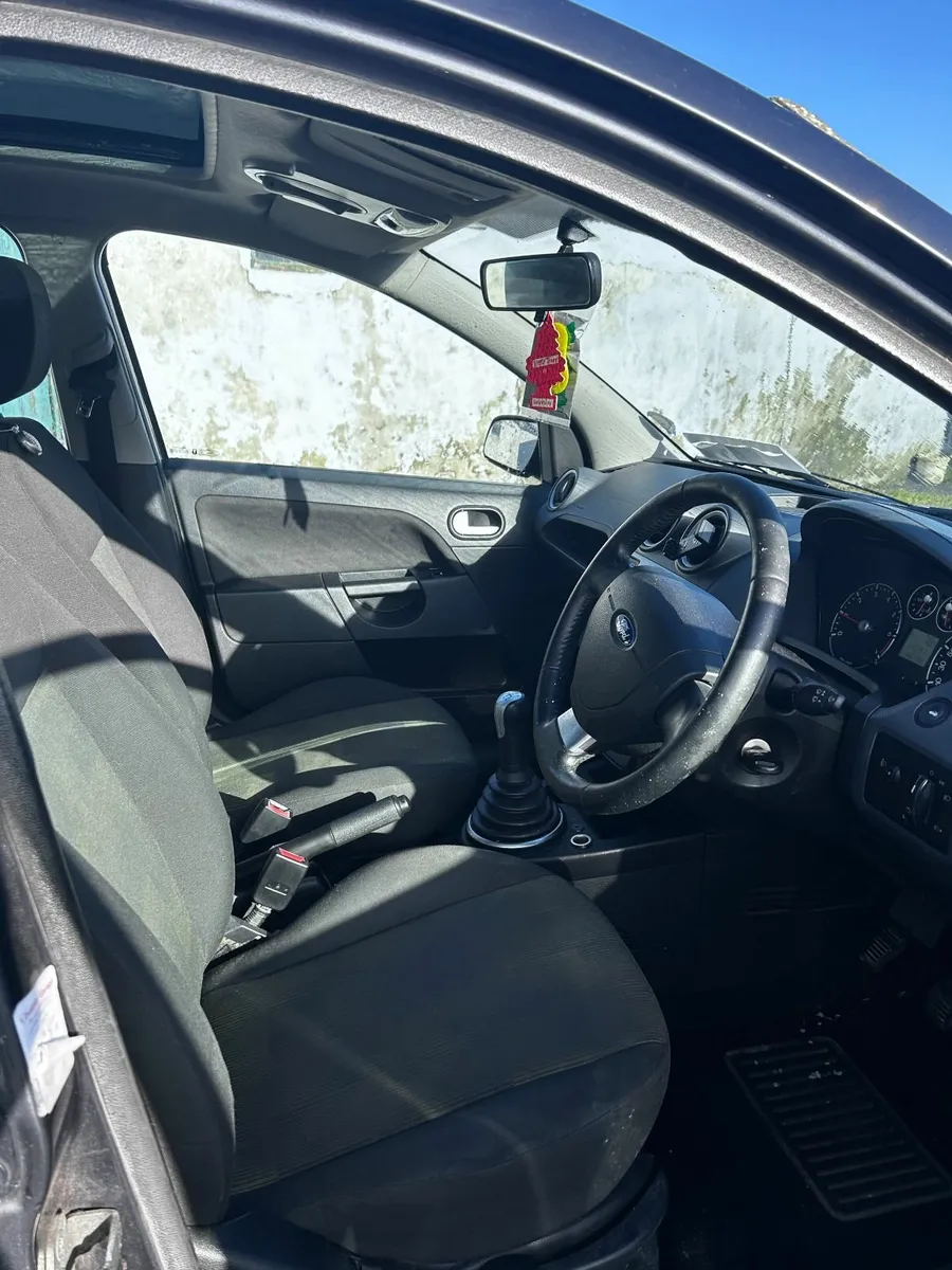 Ford Fiesta 2008 - Image 2