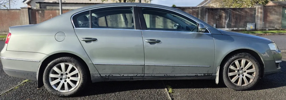 Volkswagen Passat 2007 - Image 2