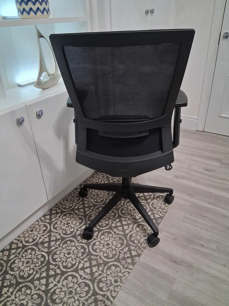 Ergonomic Office Chair - Image 4