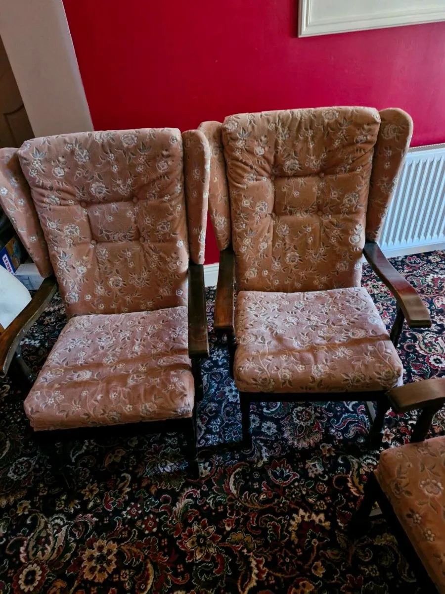 Three piece cottage suite - Image 1