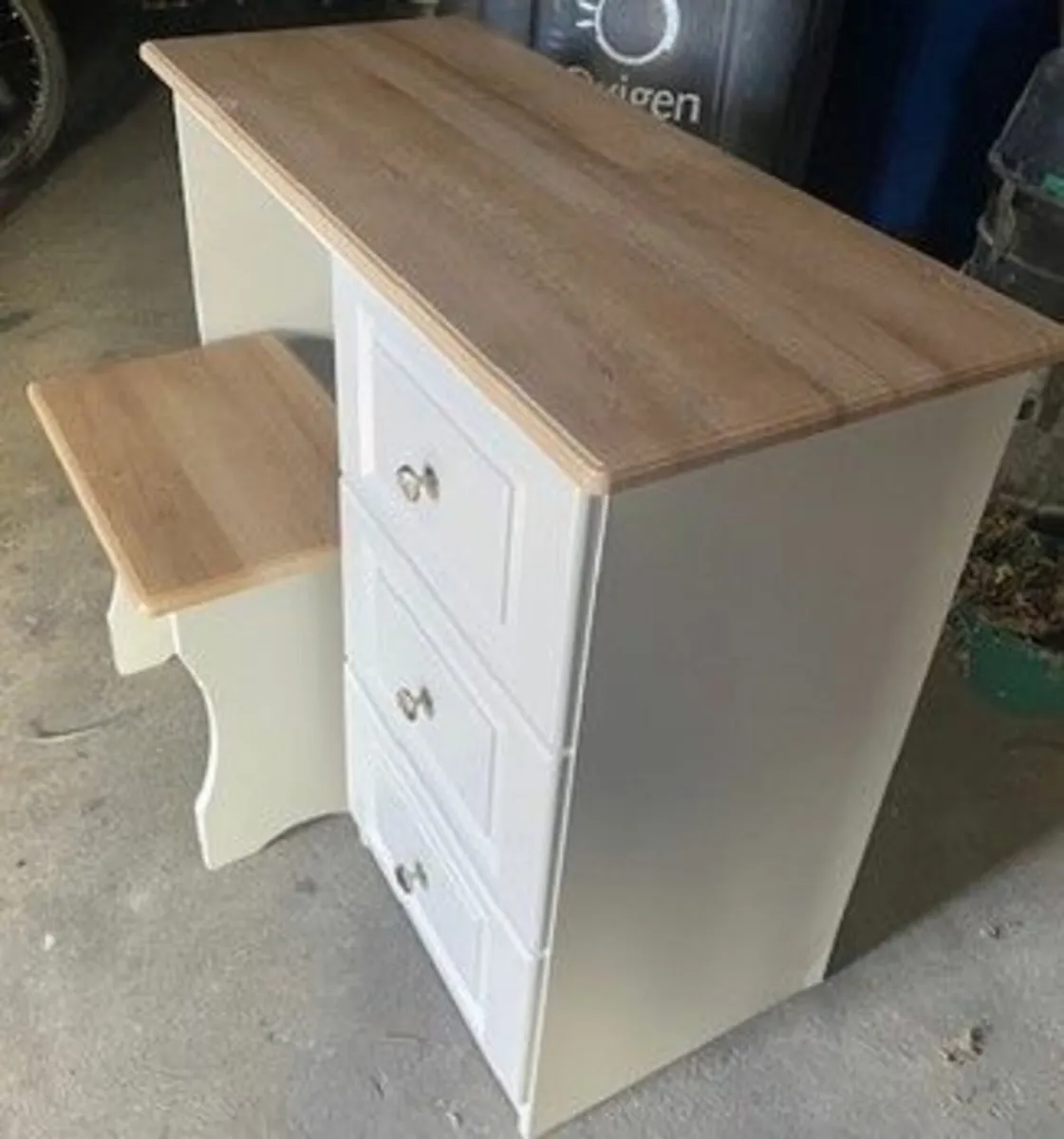 Dressing Table - Image 4