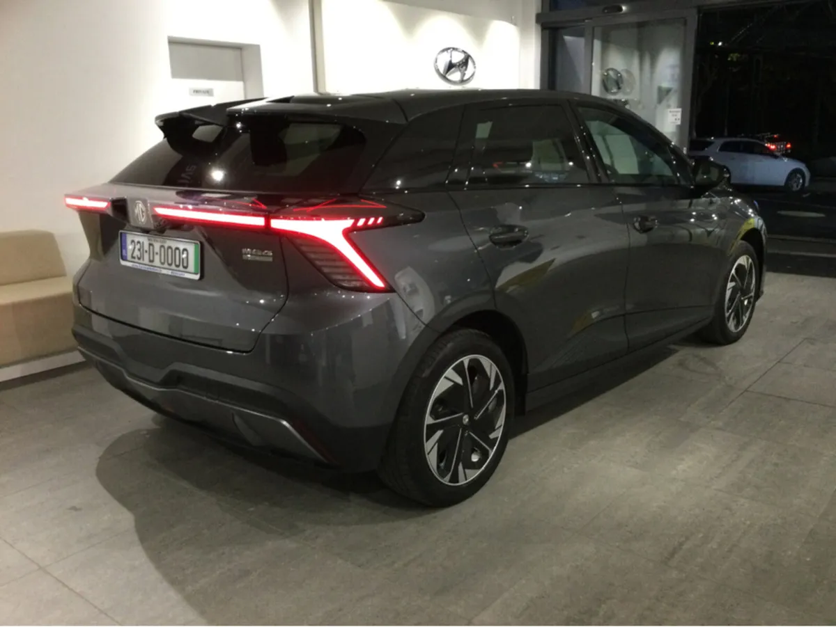 MG 4 TROPHY 64kW ** Long Range ** - Image 2